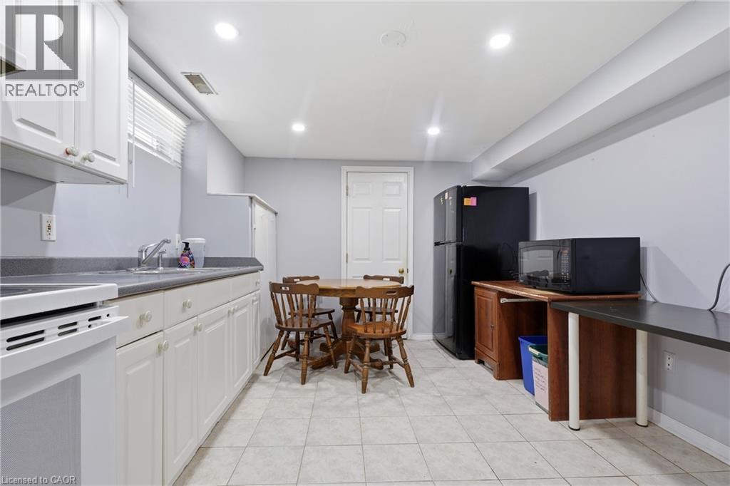 38 High Street, Waterloo, ON - Indoor