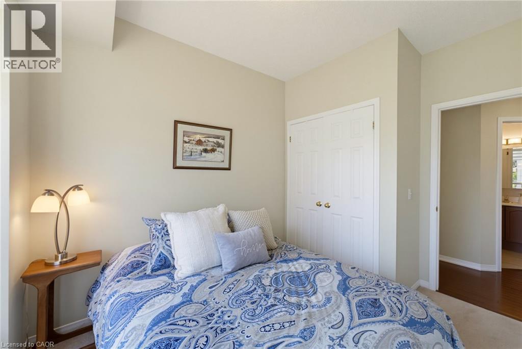 2000 Creekside Drive Unit# 605, Dundas, ON - Indoor Photo Showing Bedroom