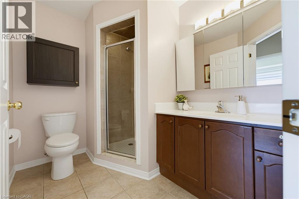 2000 Creekside Drive Unit# 605, Dundas, ON - Indoor Photo Showing Bathroom