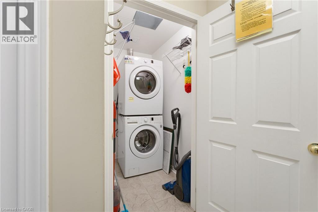 2000 Creekside Drive Unit# 605, Dundas, ON - Indoor Photo Showing Laundry Room
