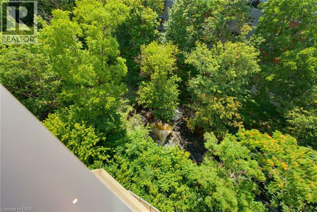 2000 Creekside Drive Unit# 605, Dundas, ON - Outdoor
