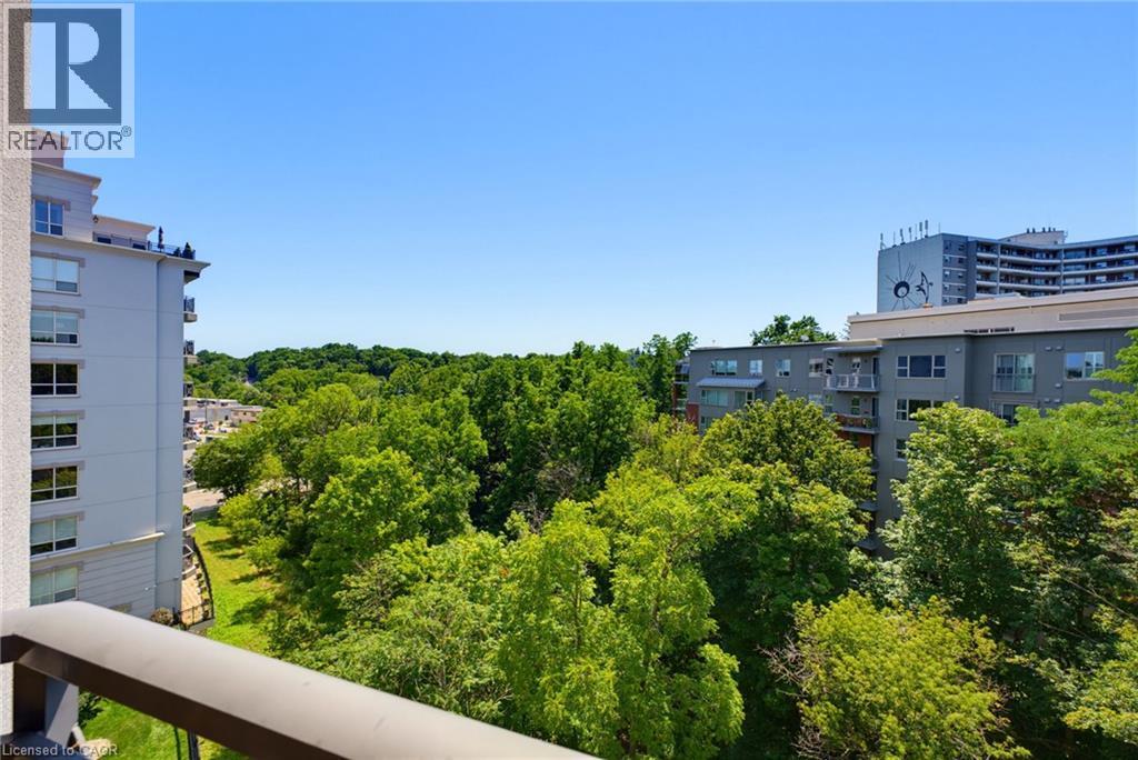 2000 Creekside Drive Unit# 605, Dundas, ON - Outdoor With Balcony