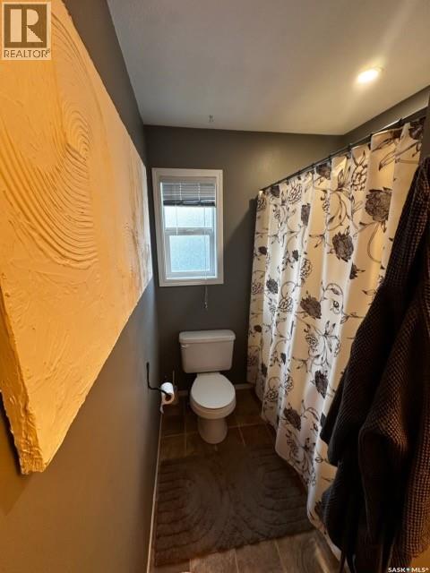1804 Belfast Avenue, Saskatoon, SK - Indoor Photo Showing Bathroom