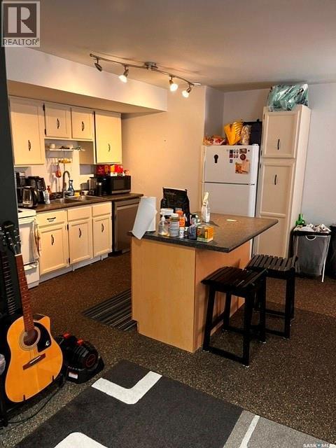 1804 Belfast Avenue, Saskatoon, SK - Indoor Photo Showing Kitchen