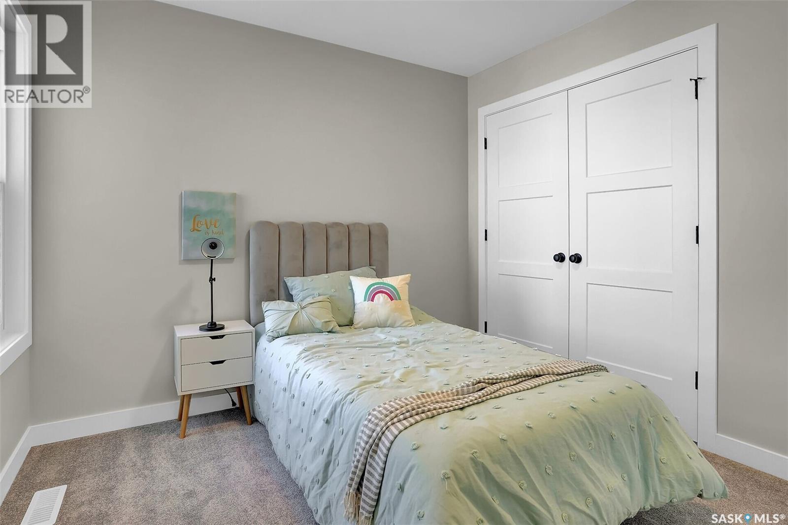 3005 Green Turtle Road, Regina, SK - Indoor Photo Showing Bedroom