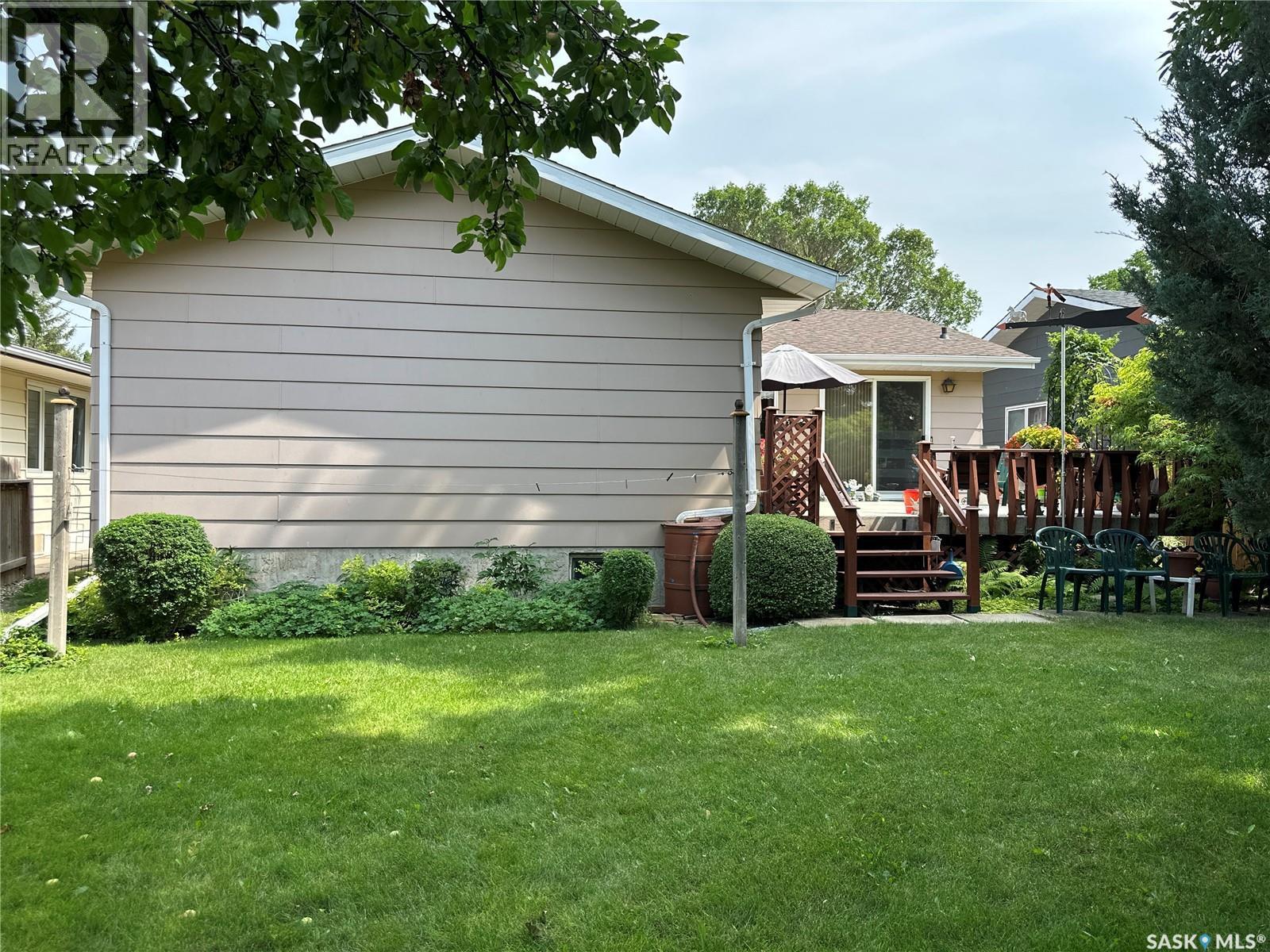 213 5Th Street, Weyburn, SK - Outdoor With Deck Patio Veranda With Exterior