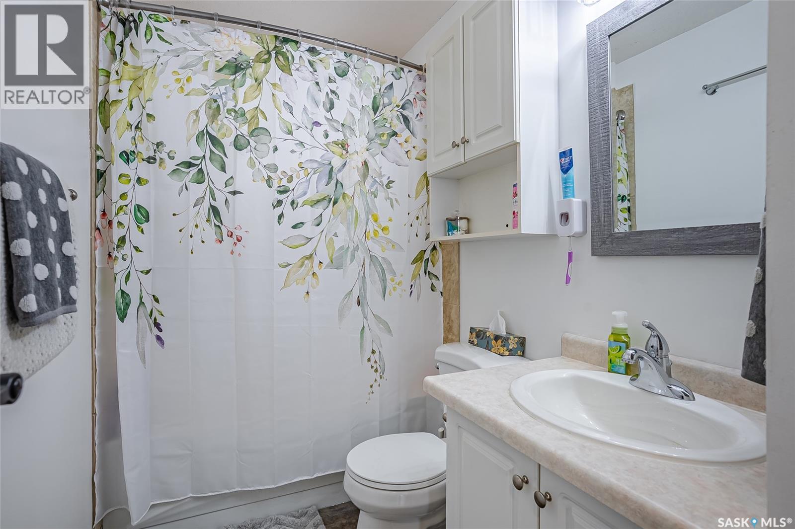 214 Michener Crescent, Saskatoon, SK - Indoor Photo Showing Bathroom