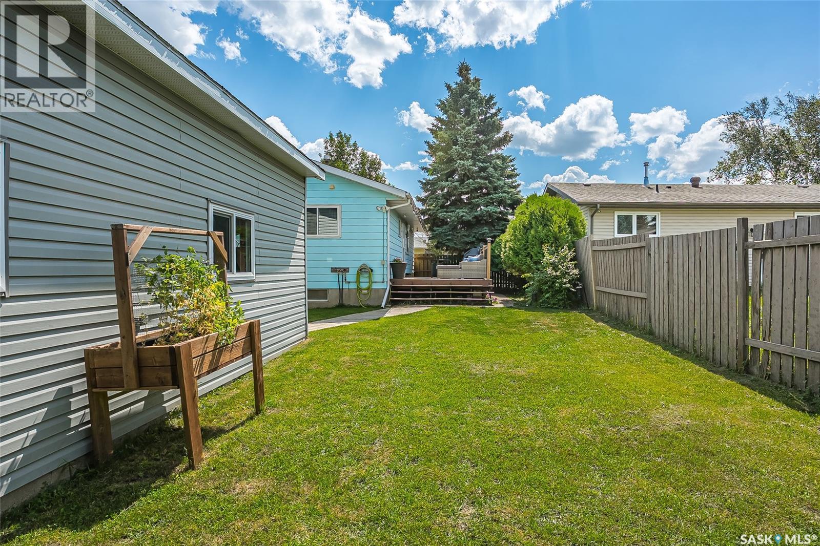 214 Michener Crescent, Saskatoon, SK - Outdoor With Deck Patio Veranda