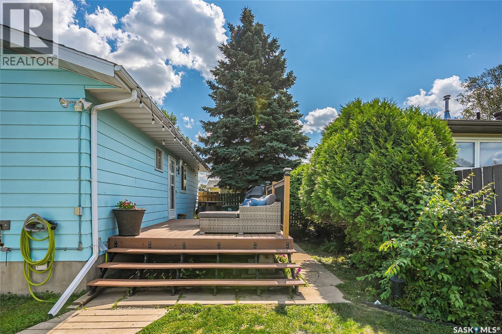 214 Michener Crescent, Saskatoon, SK - Outdoor With Deck Patio Veranda