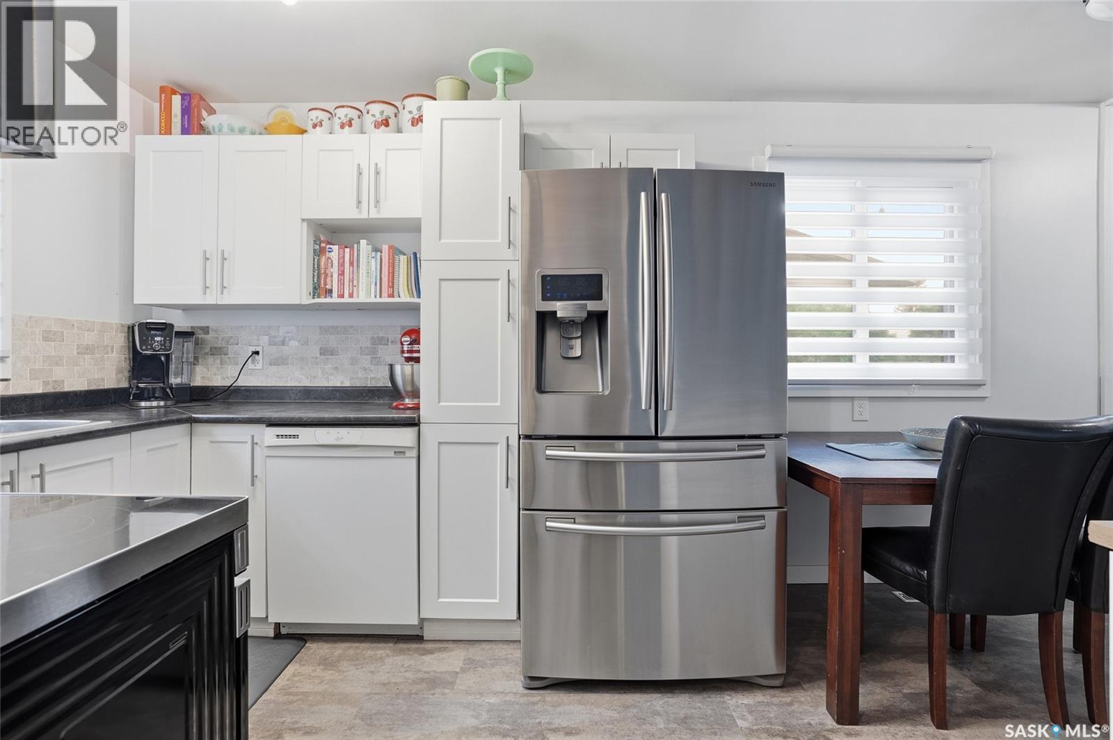 214 Michener Crescent, Saskatoon, SK - Indoor Photo Showing Kitchen