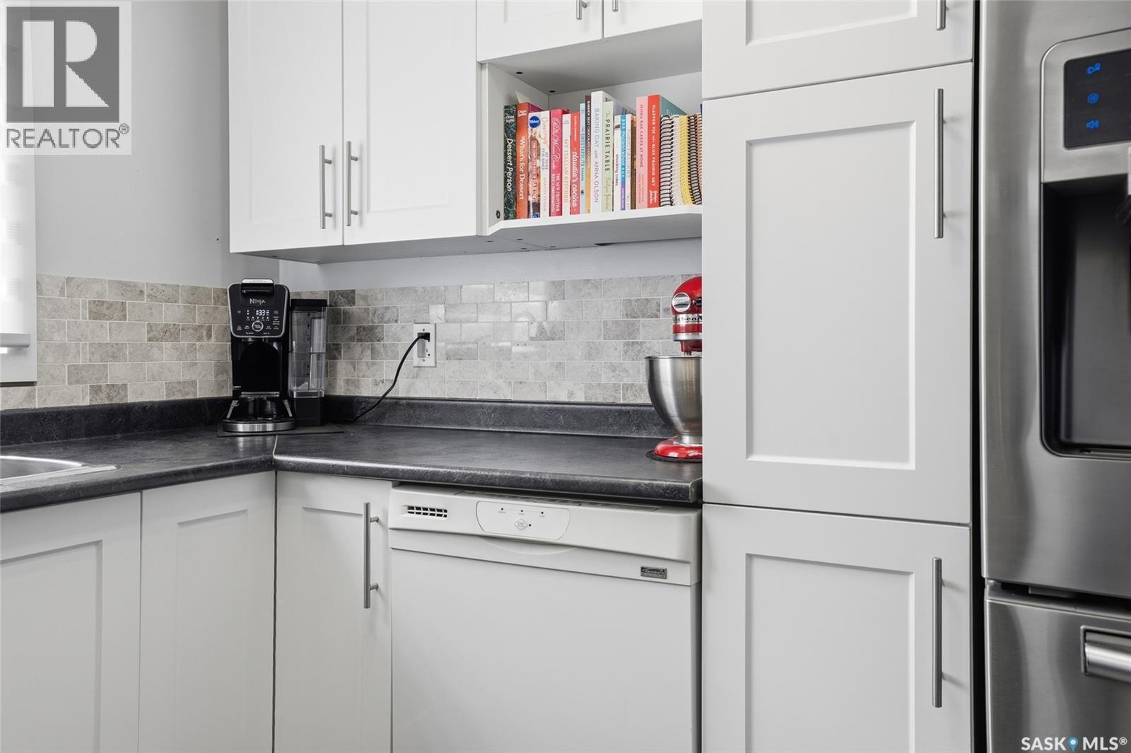 214 Michener Crescent, Saskatoon, SK - Indoor Photo Showing Kitchen