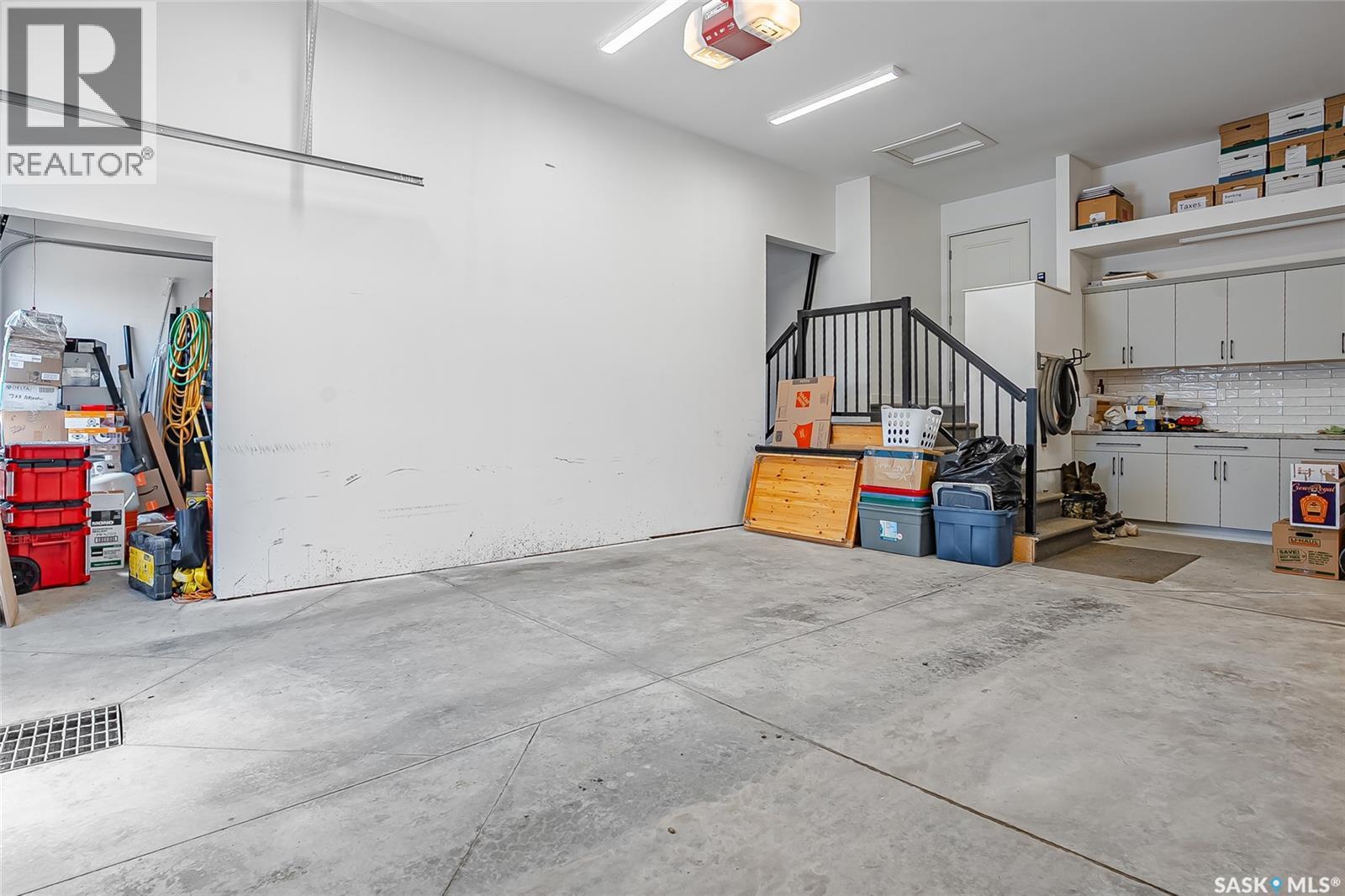 140 Forsey Avenue, Saskatoon, SK - Indoor Photo Showing Garage