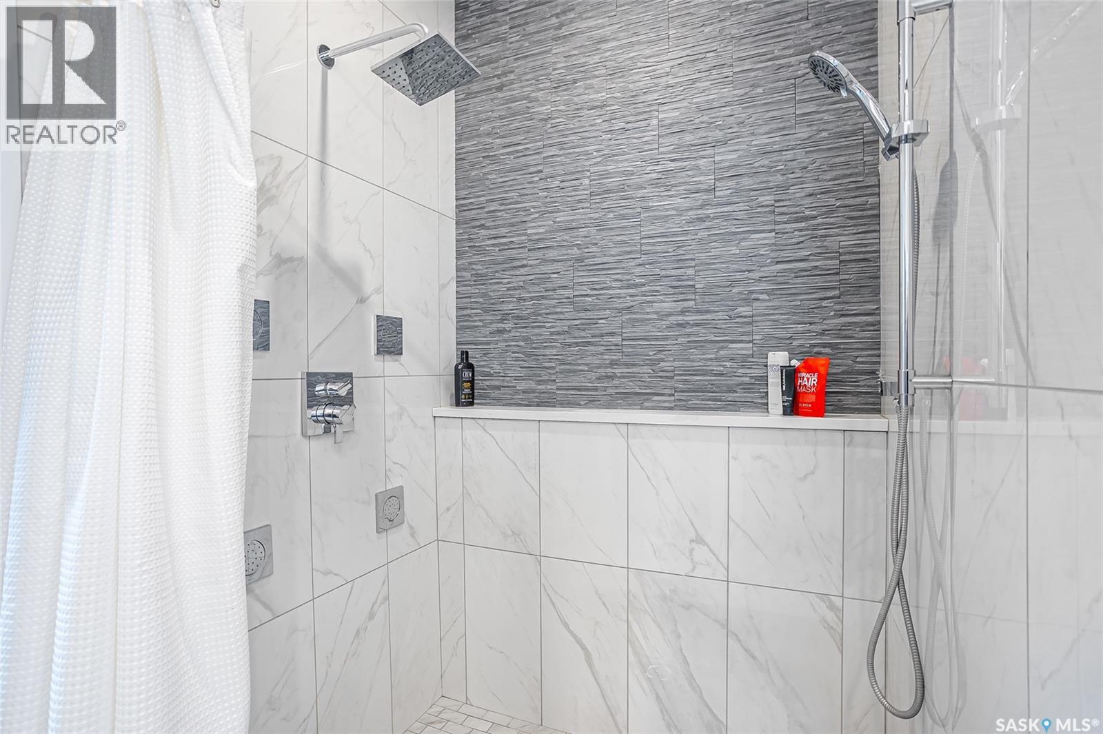 140 Forsey Avenue, Saskatoon, SK - Indoor Photo Showing Bathroom