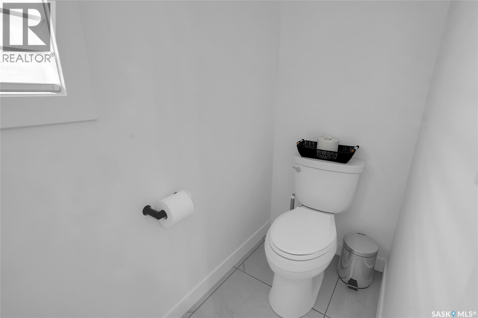 140 Forsey Avenue, Saskatoon, SK - Indoor Photo Showing Bathroom