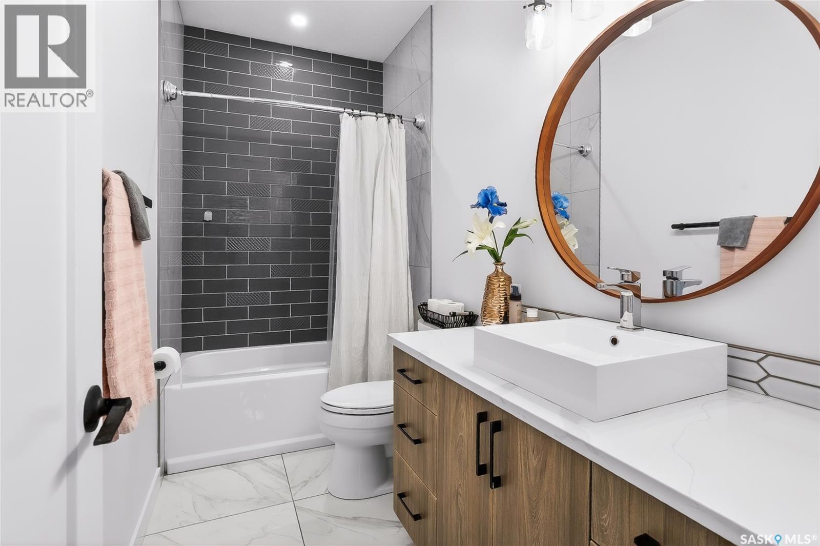 140 Forsey Avenue, Saskatoon, SK - Indoor Photo Showing Bathroom
