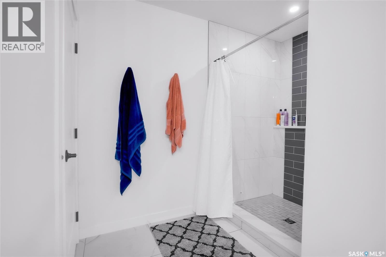 140 Forsey Avenue, Saskatoon, SK - Indoor Photo Showing Bathroom