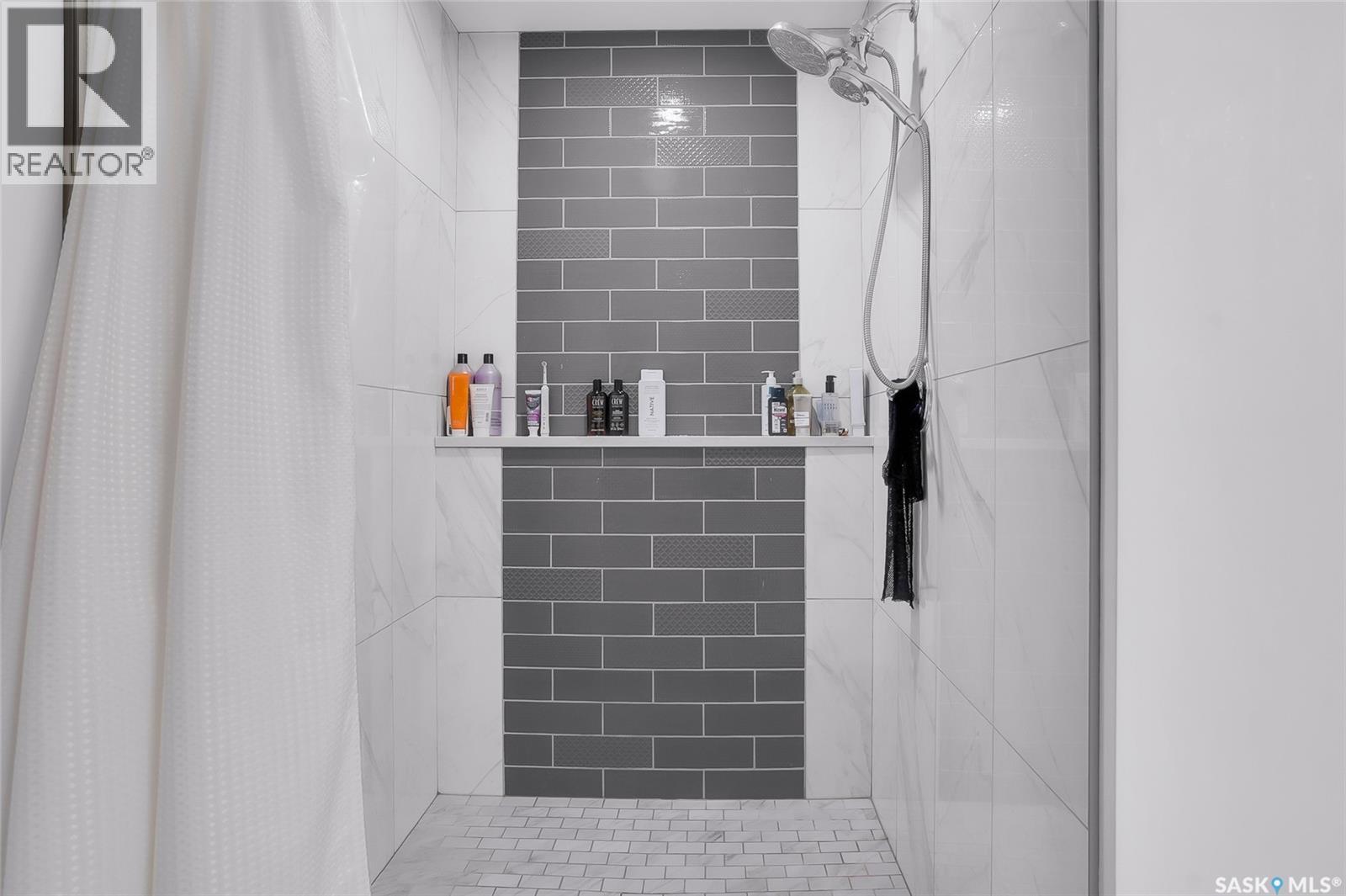 140 Forsey Avenue, Saskatoon, SK - Indoor Photo Showing Bathroom