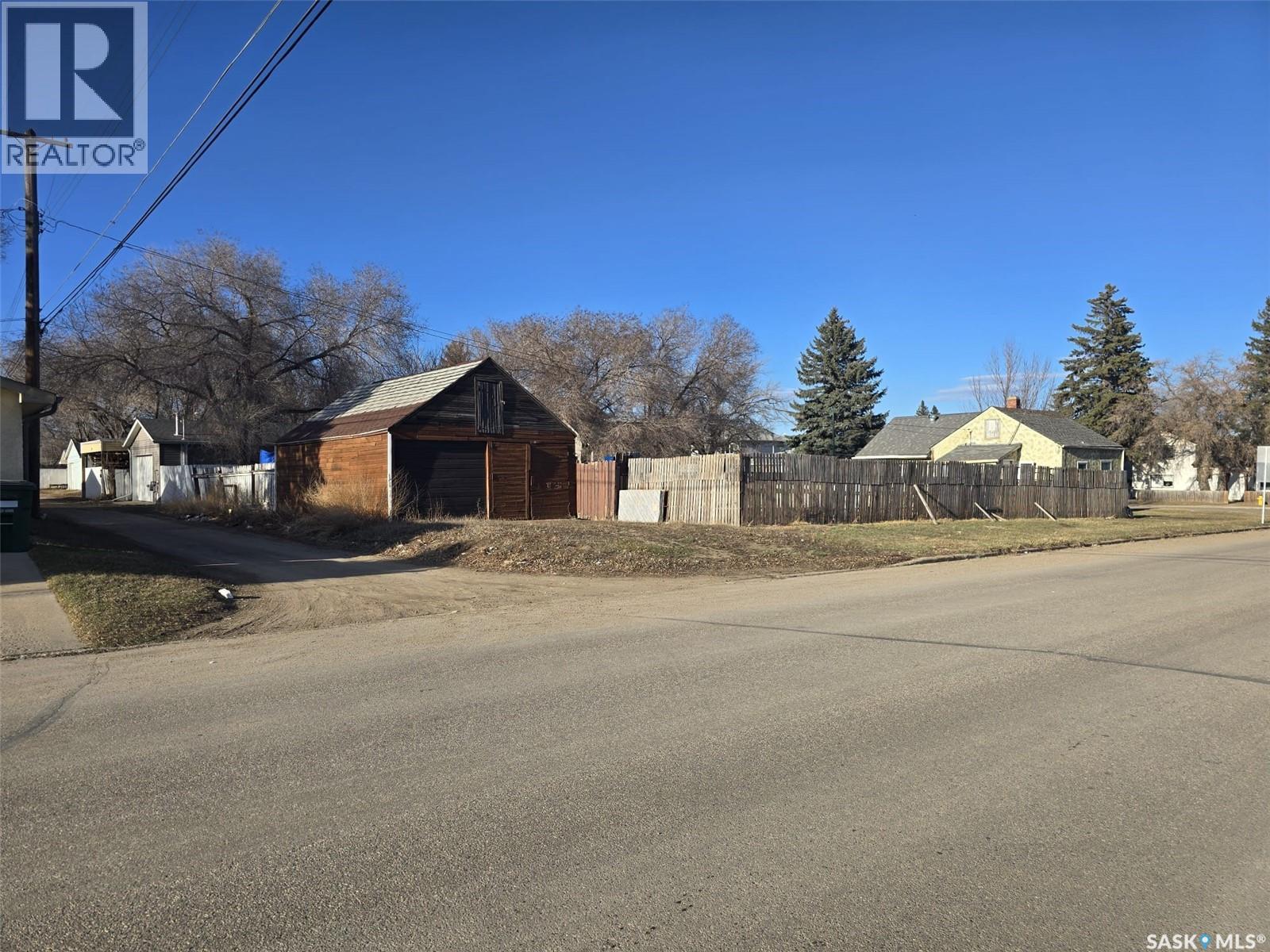 201 R Avenue N, Saskatoon, SK - Outdoor
