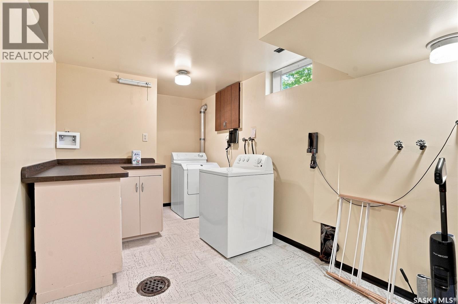 57 Potter Crescent, Saskatoon, SK - Indoor Photo Showing Laundry Room