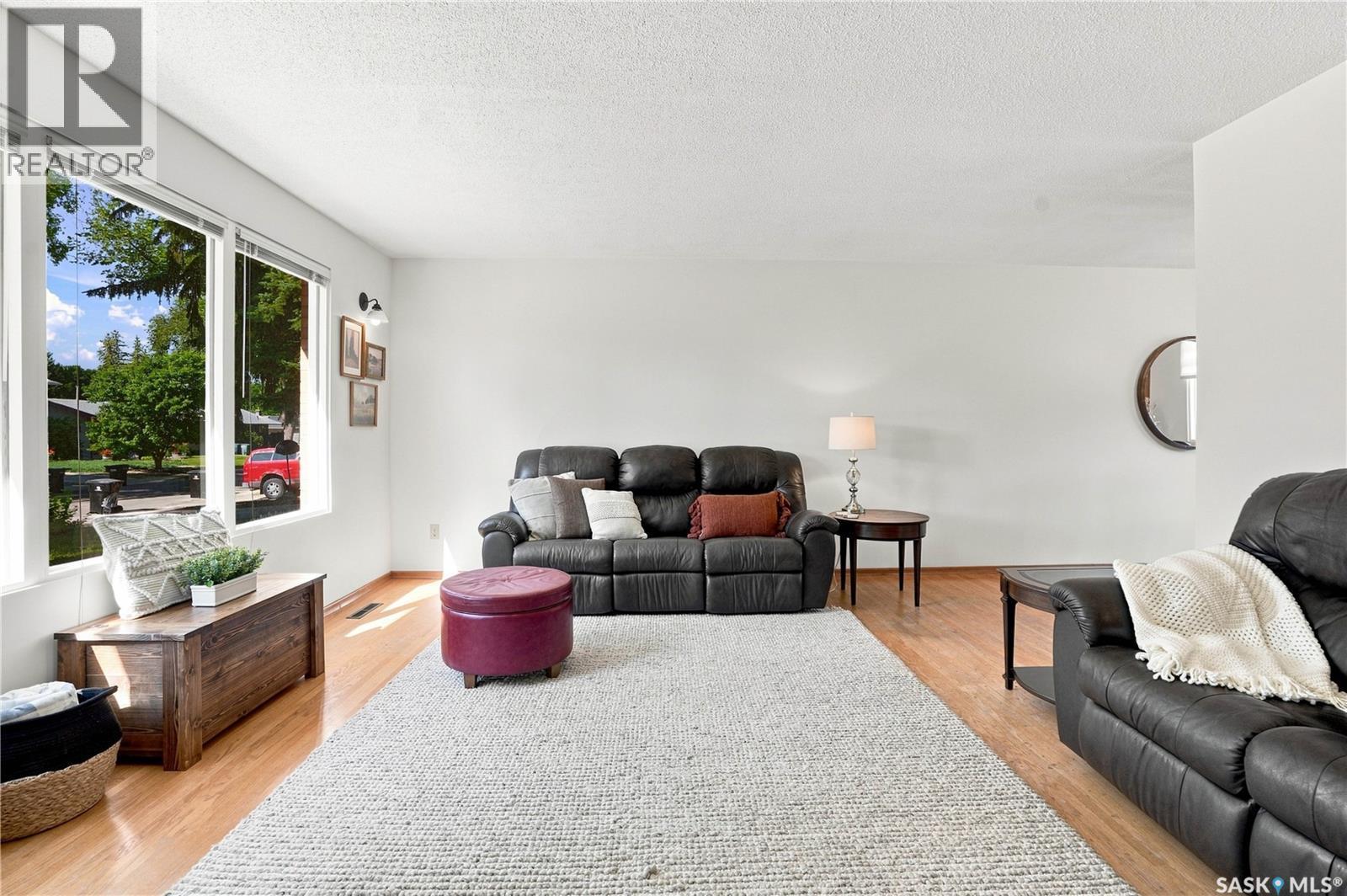 57 Potter Crescent, Saskatoon, SK - Indoor Photo Showing Living Room
