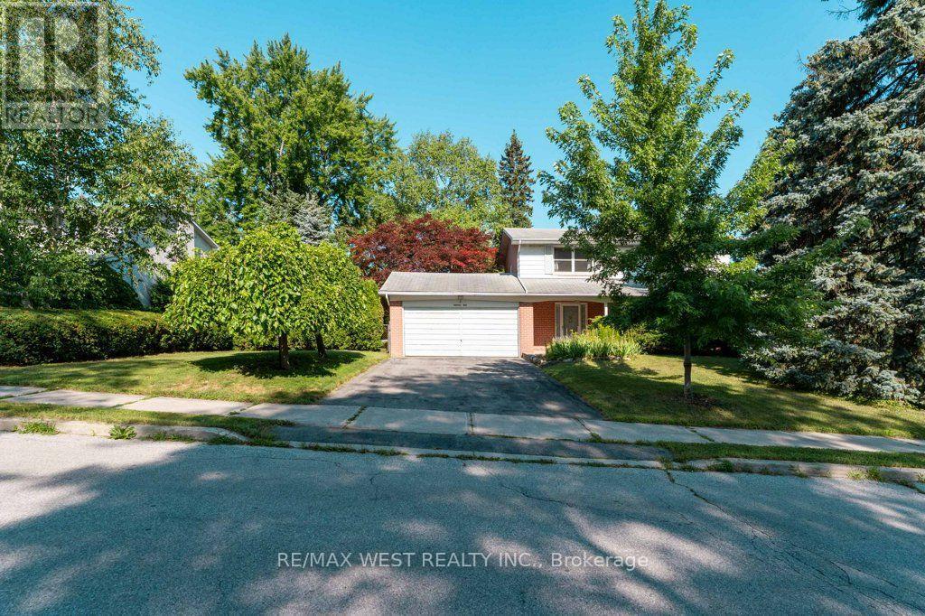 2 Robinter Drive, Toronto, ON - Outdoor