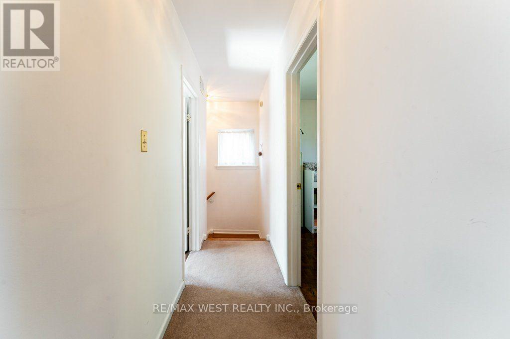 2 Robinter Drive, Toronto, ON - Indoor Photo Showing Other Room