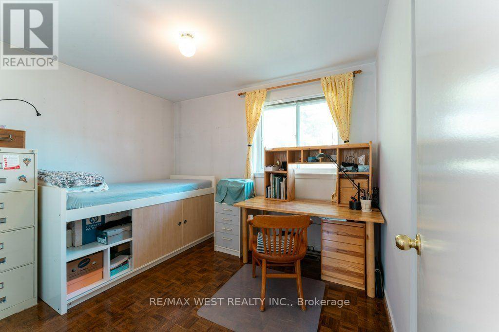 2 Robinter Drive, Toronto, ON - Indoor Photo Showing Office