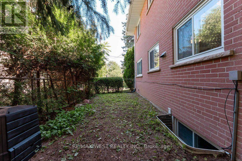 2 Robinter Drive, Toronto, ON - Outdoor With Exterior