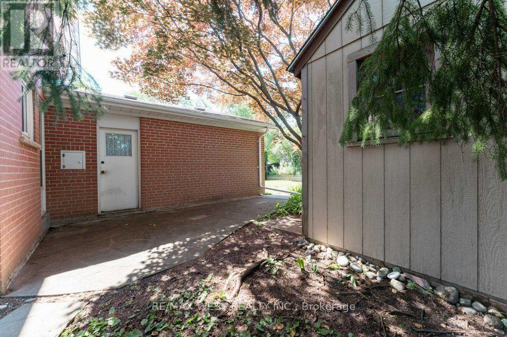 2 Robinter Drive, Toronto, ON - Outdoor With Exterior