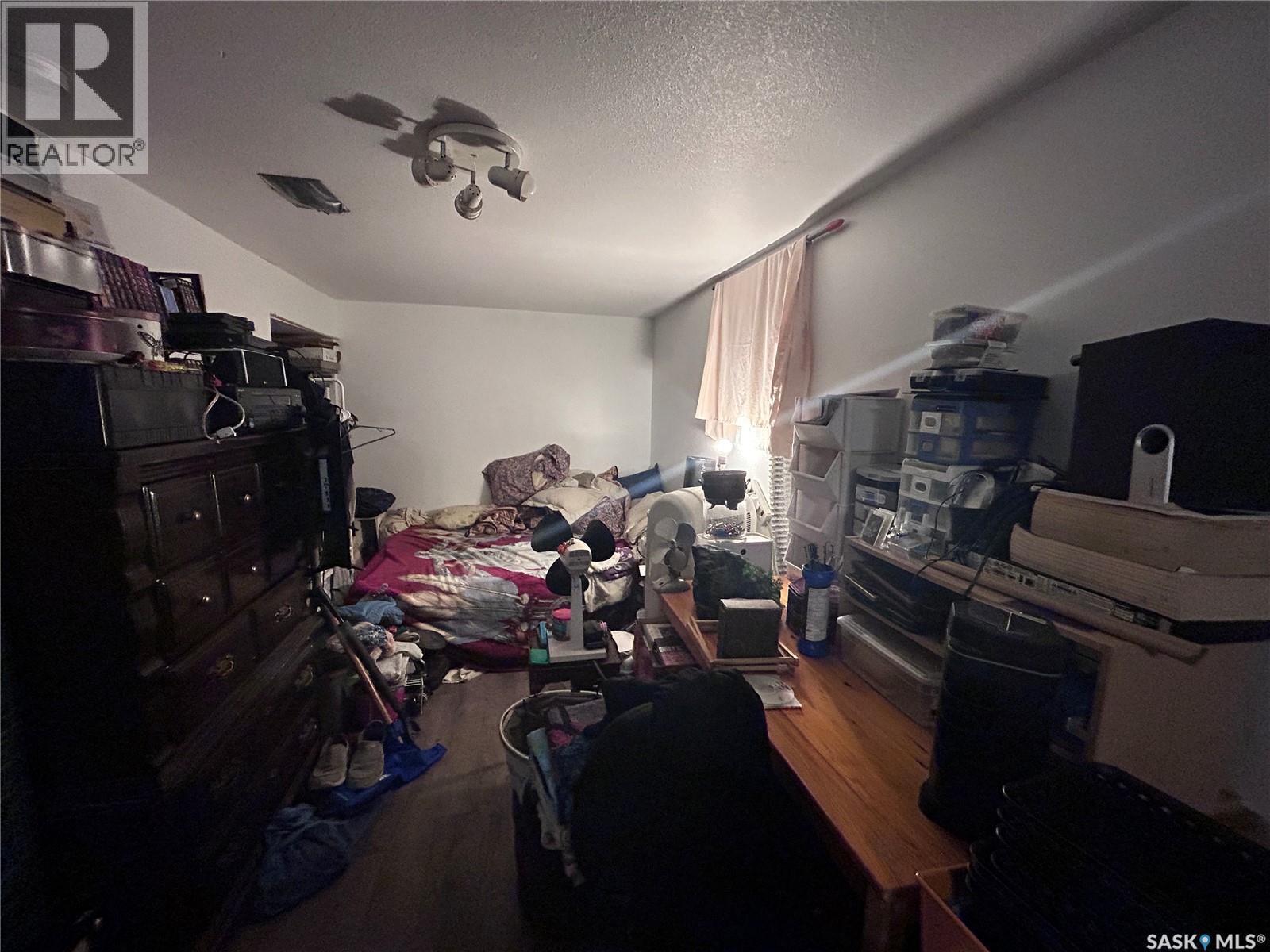 606 Balmoral Street, Saskatoon, SK - Indoor