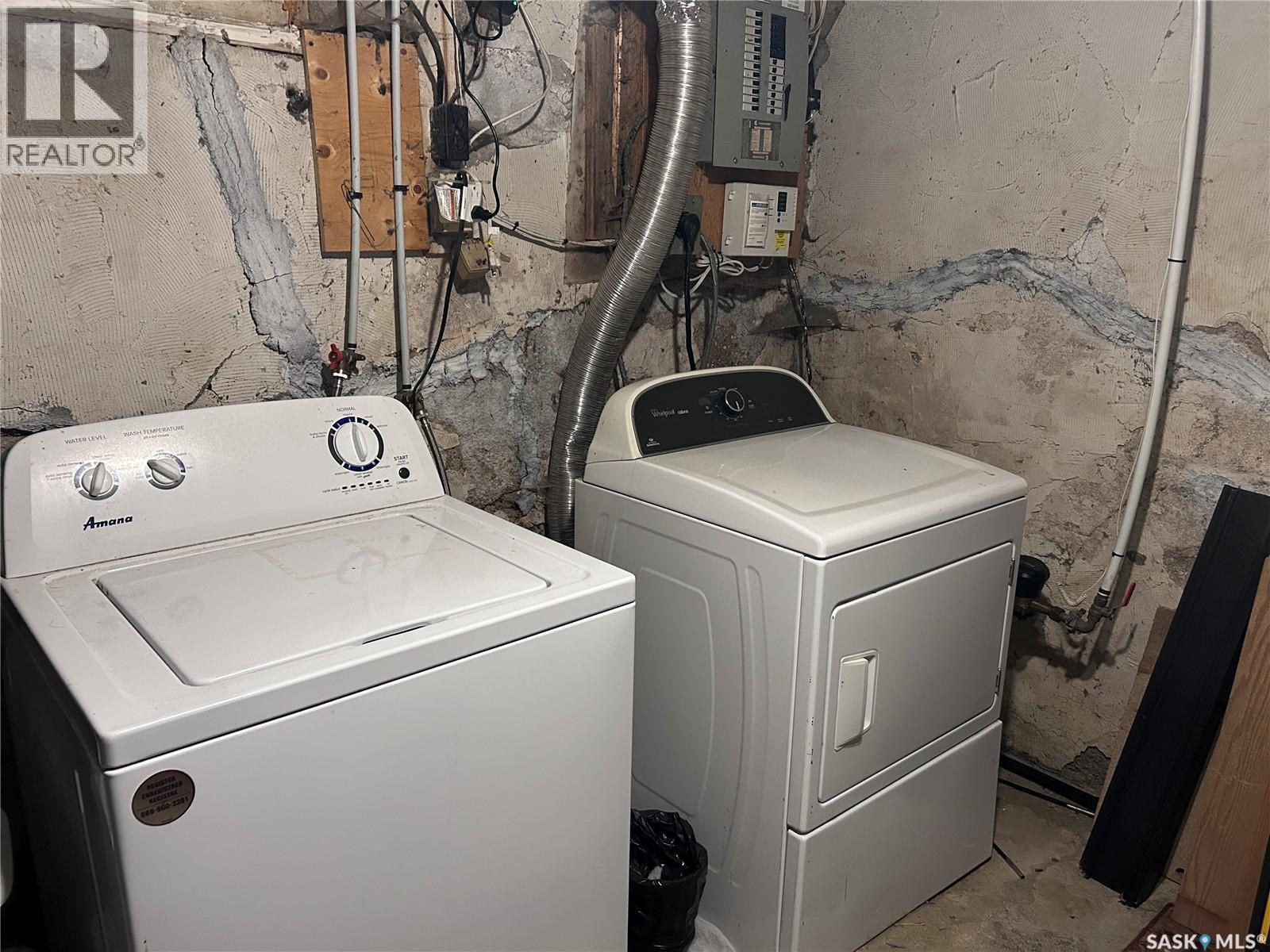 606 Balmoral Street, Saskatoon, SK - Indoor Photo Showing Laundry Room