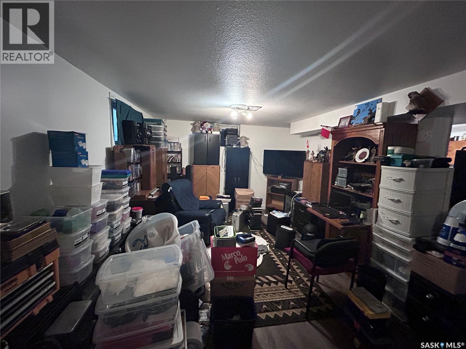 606 Balmoral Street, Saskatoon, SK - Indoor