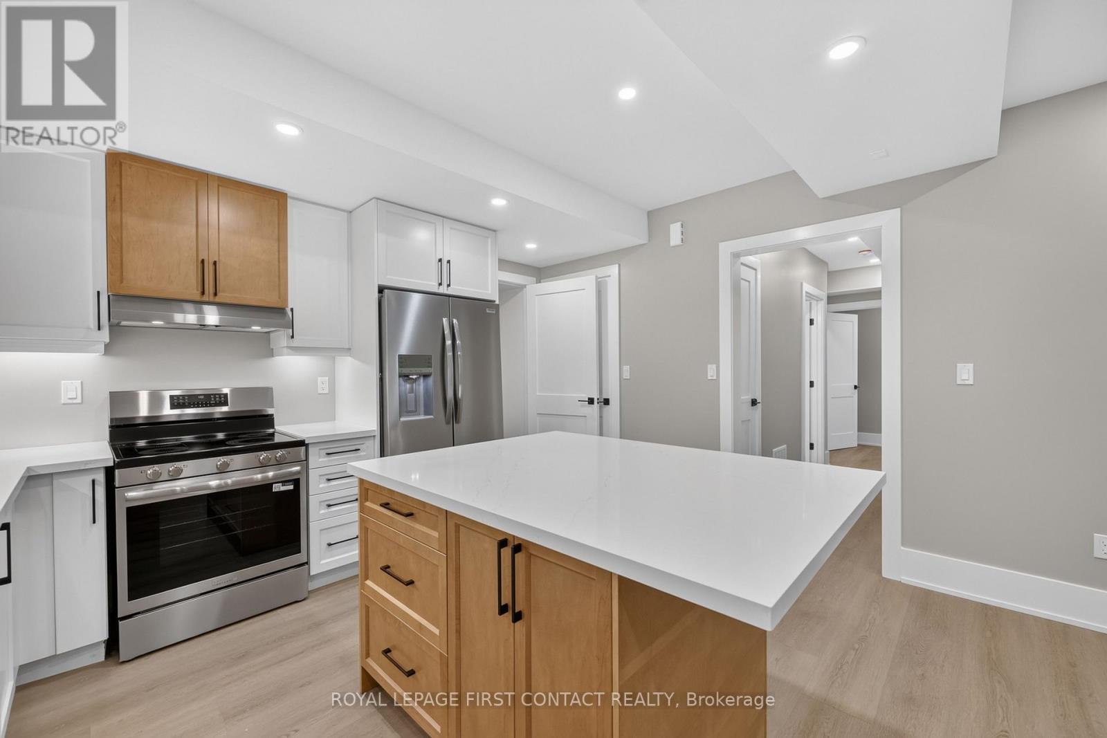 Kitchen - Lower - 929 7Th Line, Innisfil, ON - Indoor Photo Showing Kitchen With Upgraded Kitchen