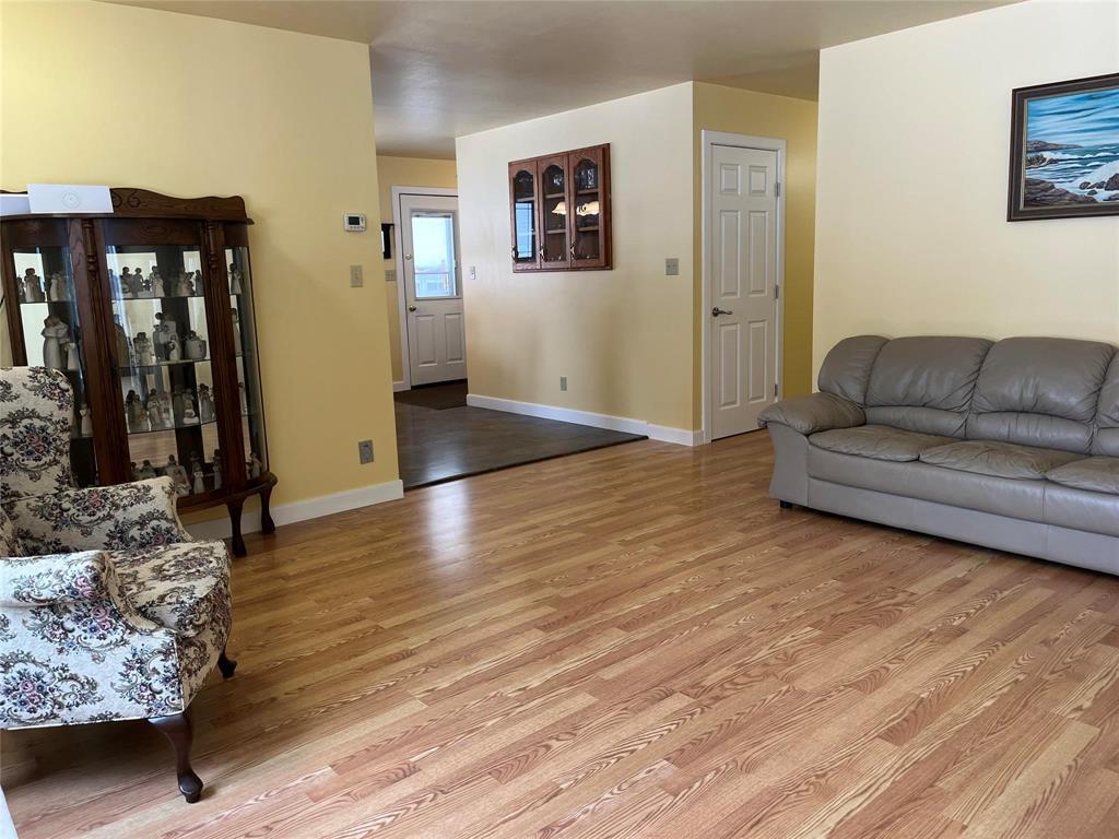 194 3Rd Avenue, Benito, MB - Indoor Photo Showing Living Room