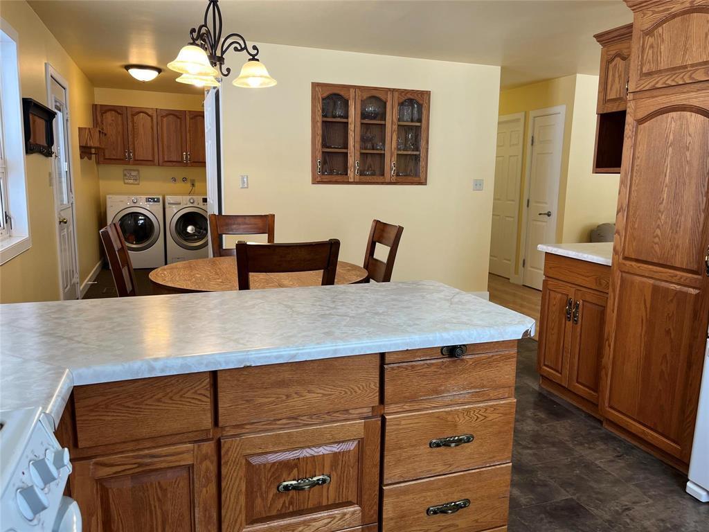 194 3Rd Avenue, Benito, MB - Indoor