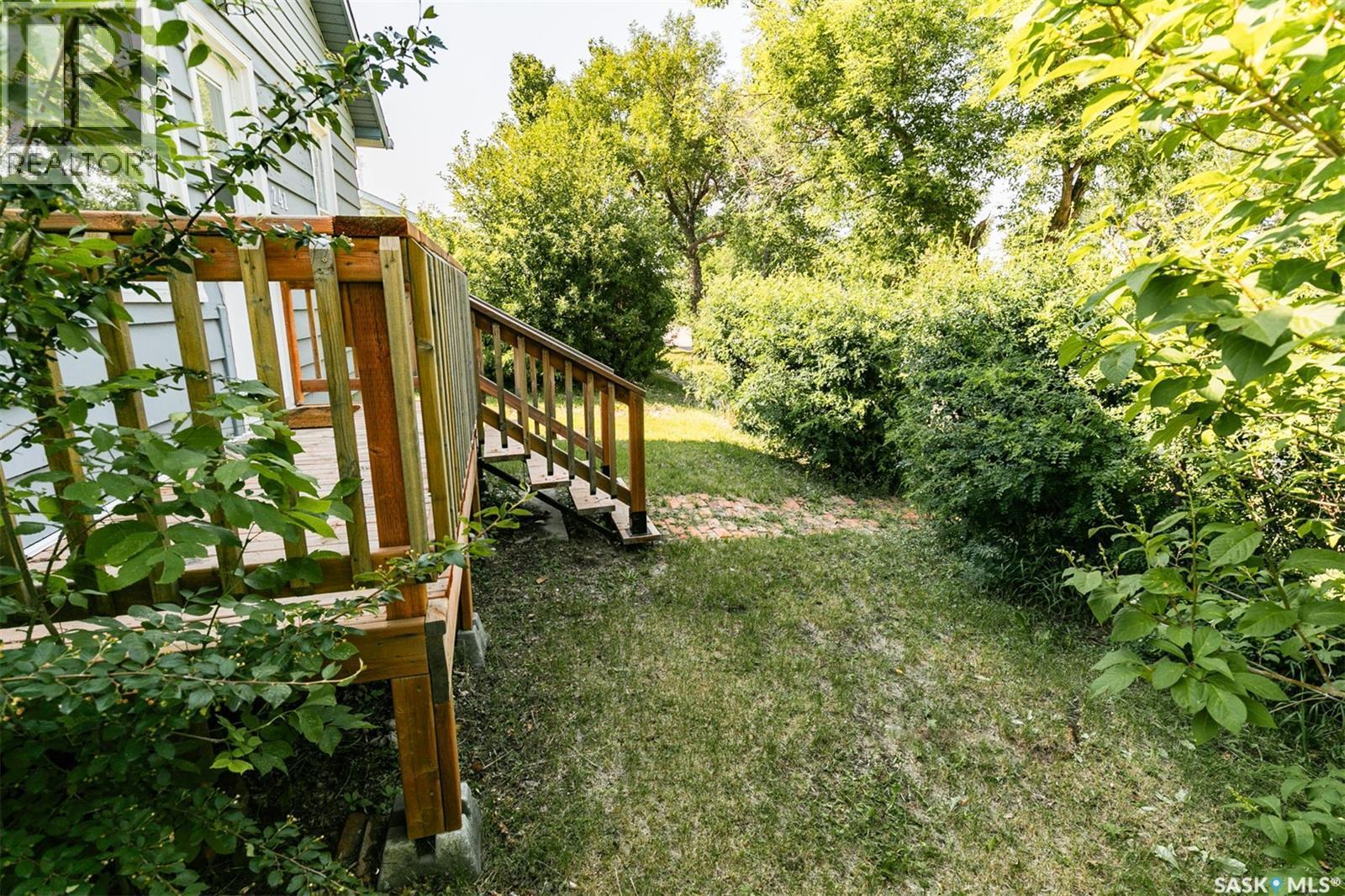 241 Manitoba Avenue, Kerrobert, SK - Outdoor