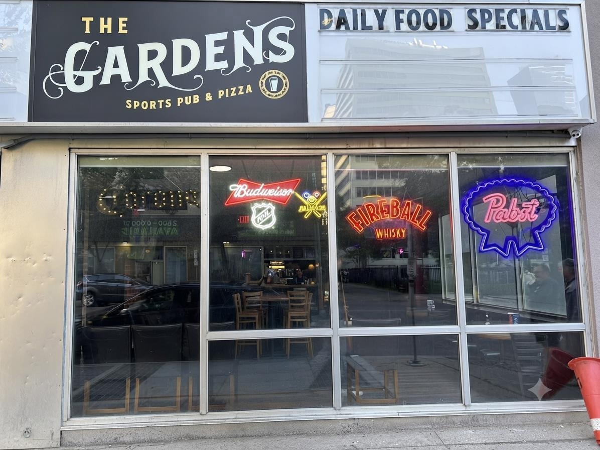 10048 102 St Nw, Edmonton, AB