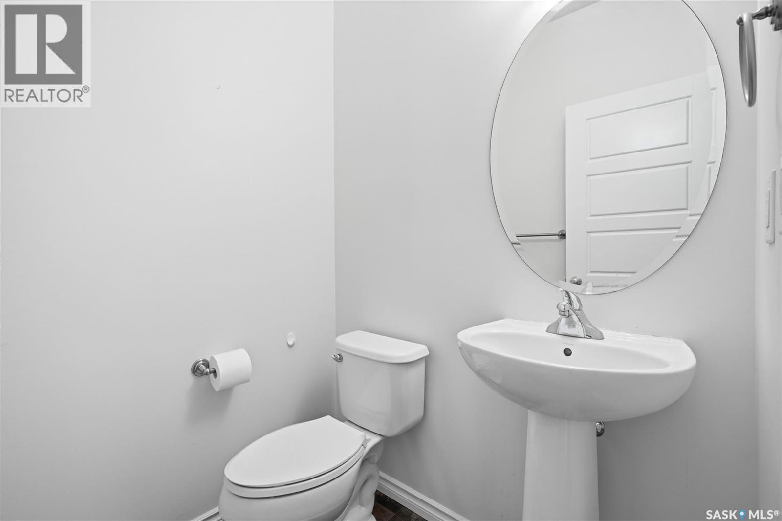 2 115 Veltkamp Crescent, Saskatoon, SK - Indoor Photo Showing Bathroom