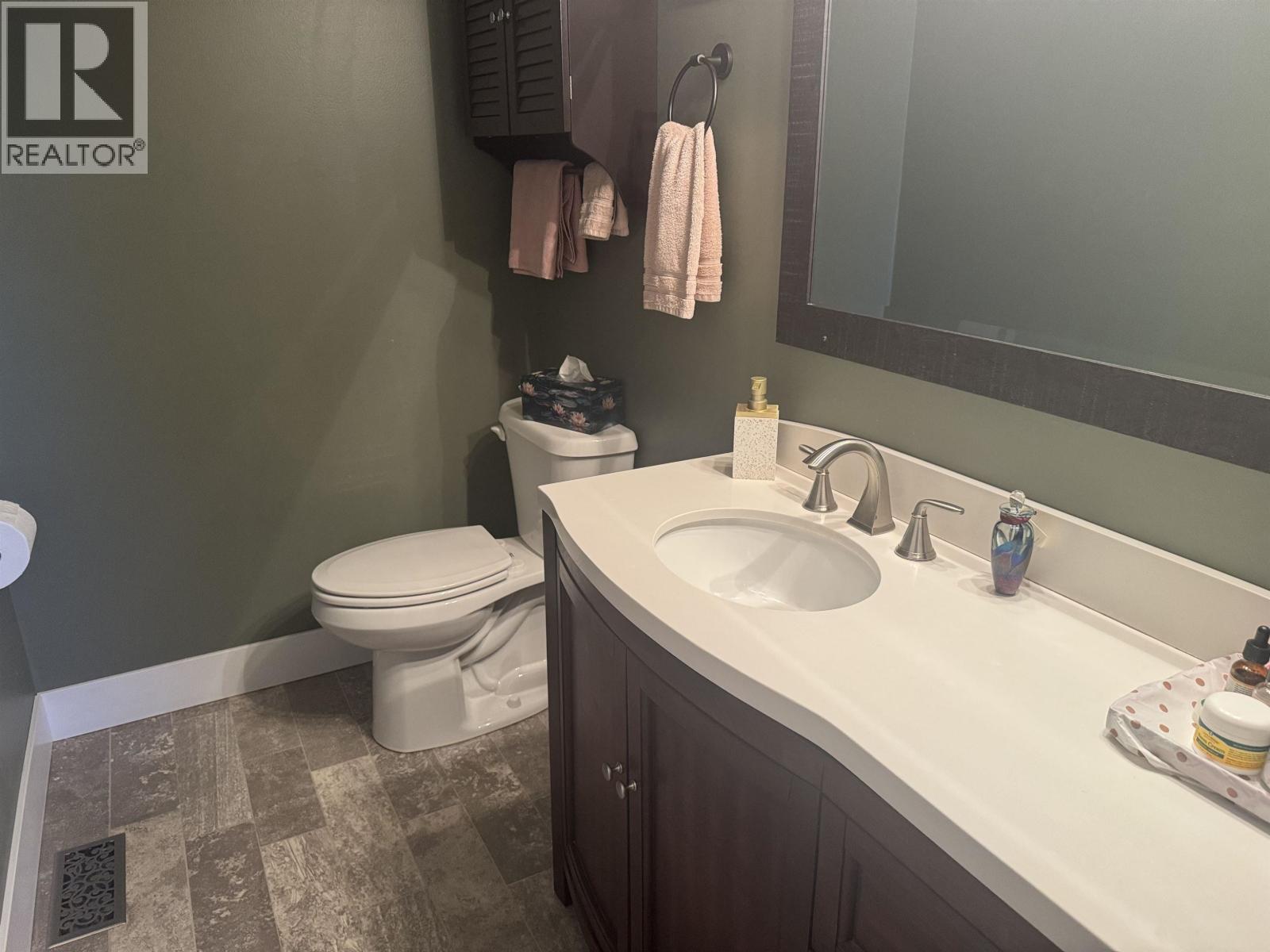 5 Cut Thumb Place, Mackenzie, BC - Indoor Photo Showing Bathroom