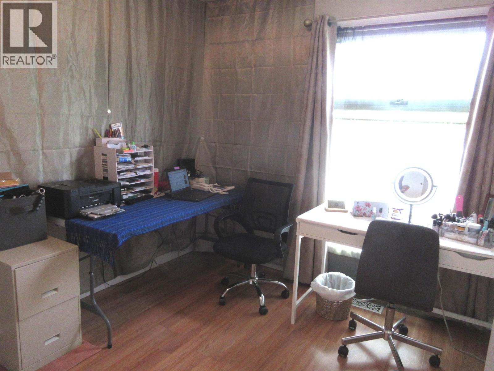5 Cut Thumb Place, Mackenzie, BC - Indoor Photo Showing Office