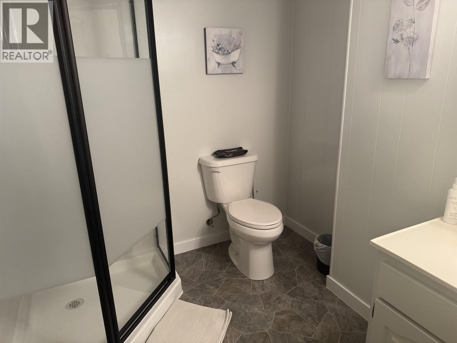5 Cut Thumb Place, Mackenzie, BC - Indoor Photo Showing Bathroom