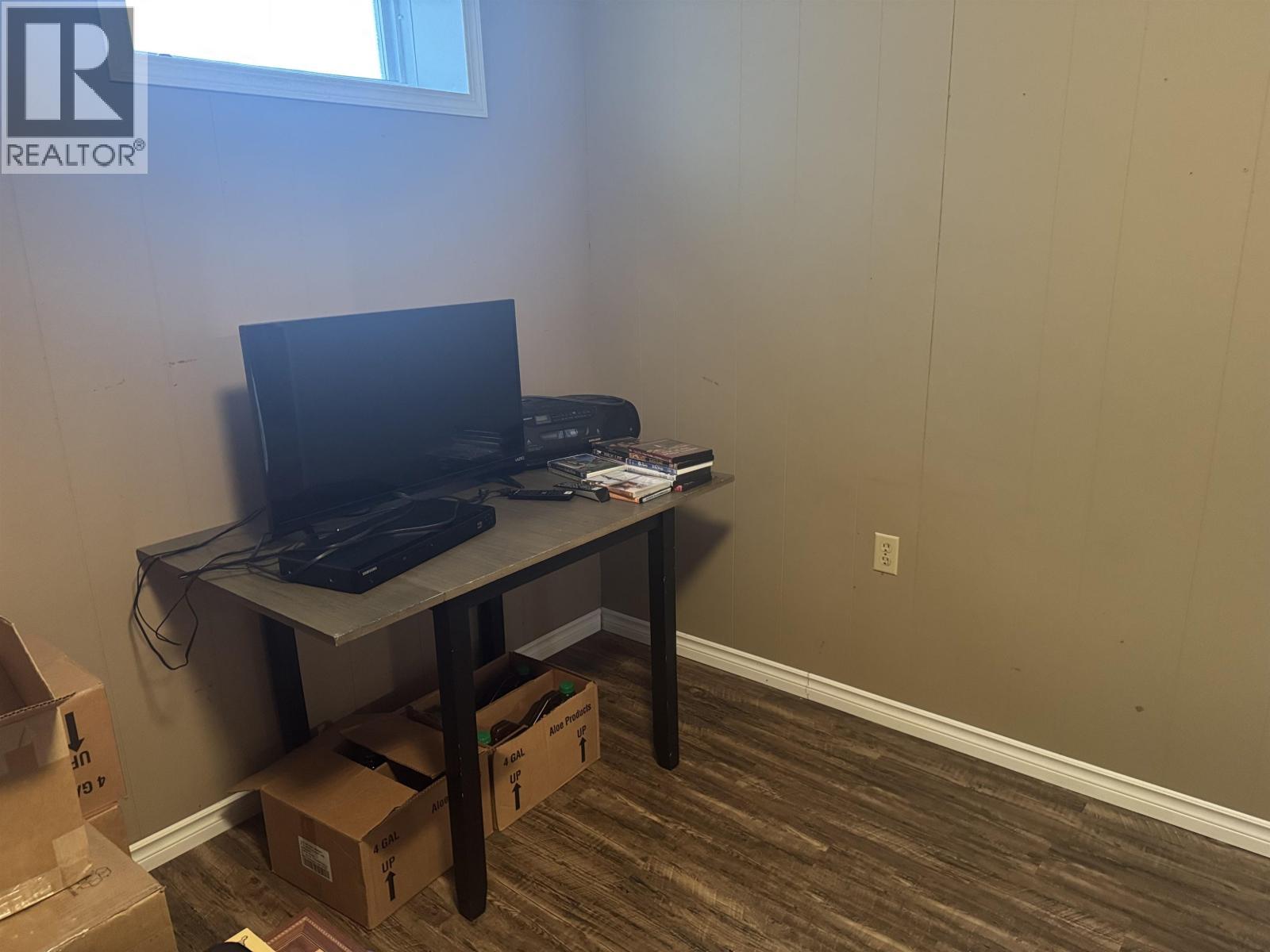 5 Cut Thumb Place, Mackenzie, BC - Indoor Photo Showing Office