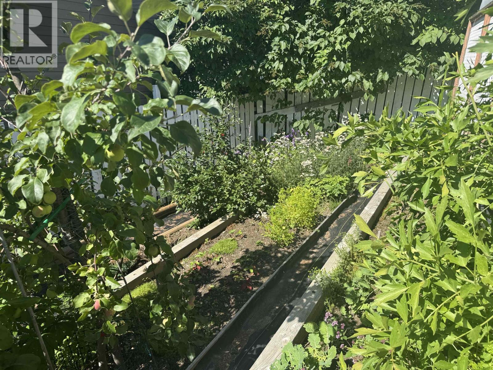 5 Cut Thumb Place, Mackenzie, BC - Outdoor