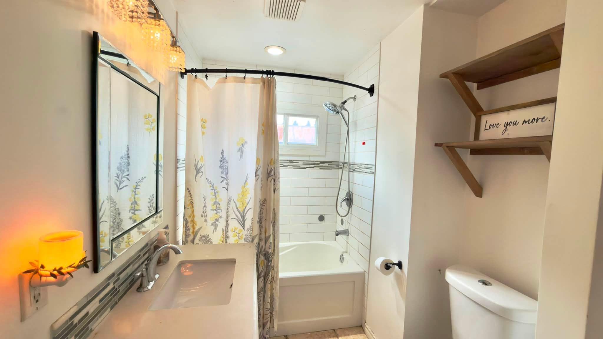 64 Maple Street, Thunder Bay, ON - Indoor Photo Showing Bathroom
