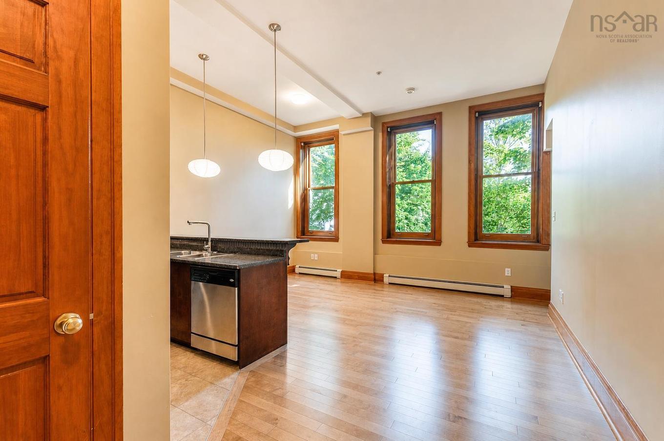 101 5355 Russell, Halifax Peninsula, NS - Indoor