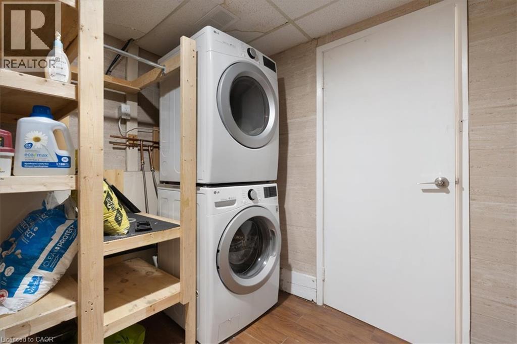 421 Bairstow Crescent, Waterloo, ON - Indoor Photo Showing Laundry Room