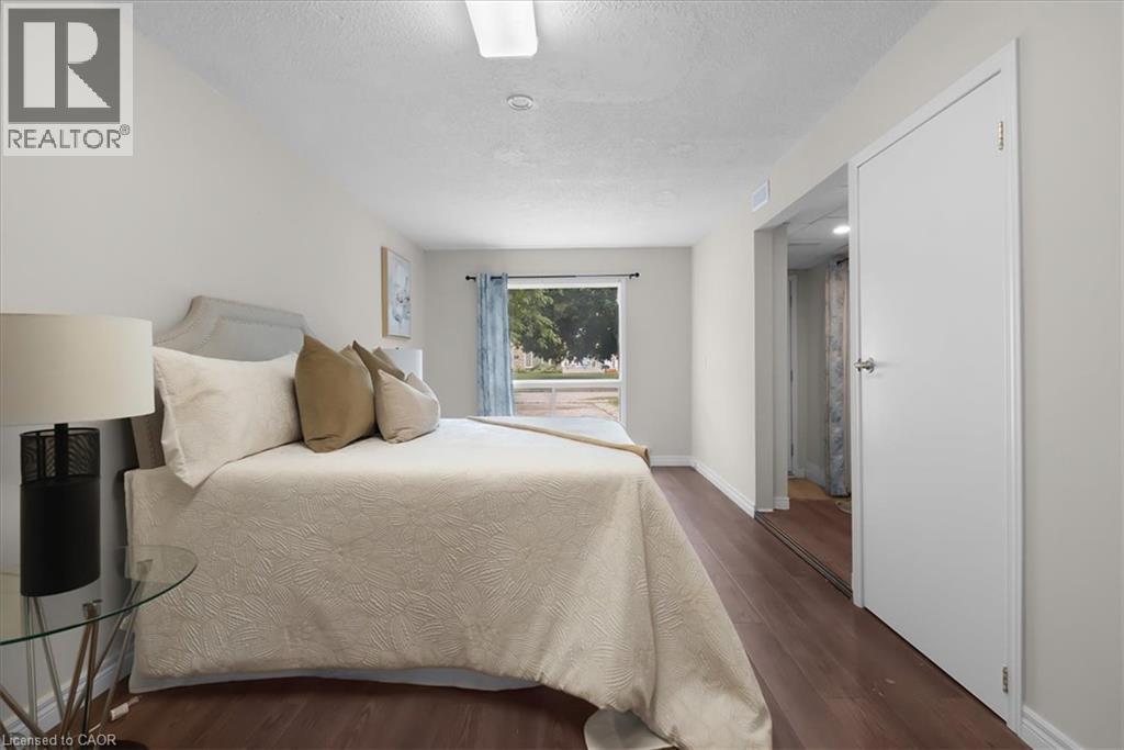 421 Bairstow Crescent, Waterloo, ON - Indoor Photo Showing Bedroom
