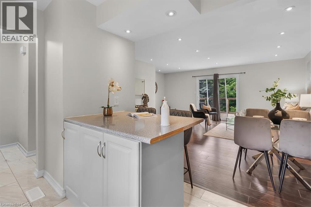 421 Bairstow Crescent, Waterloo, ON - Indoor