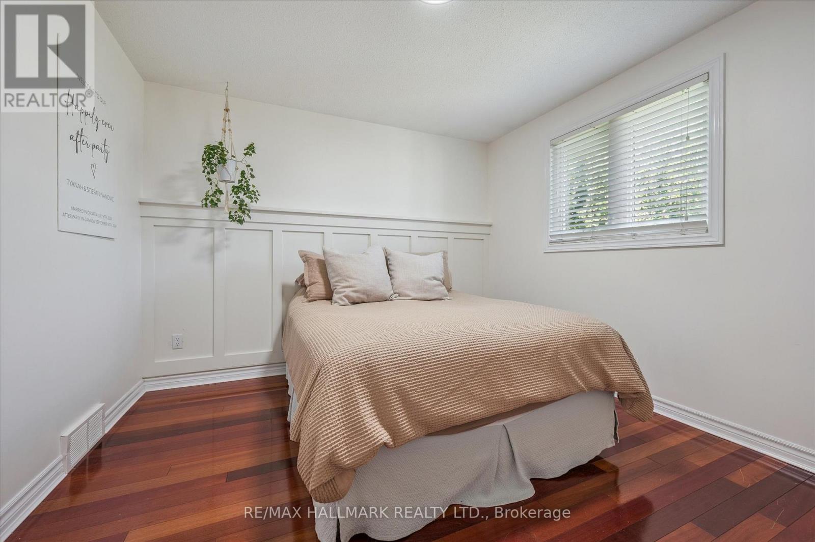 32 Warwick Court, Kitchener, ON - Indoor Photo Showing Bedroom