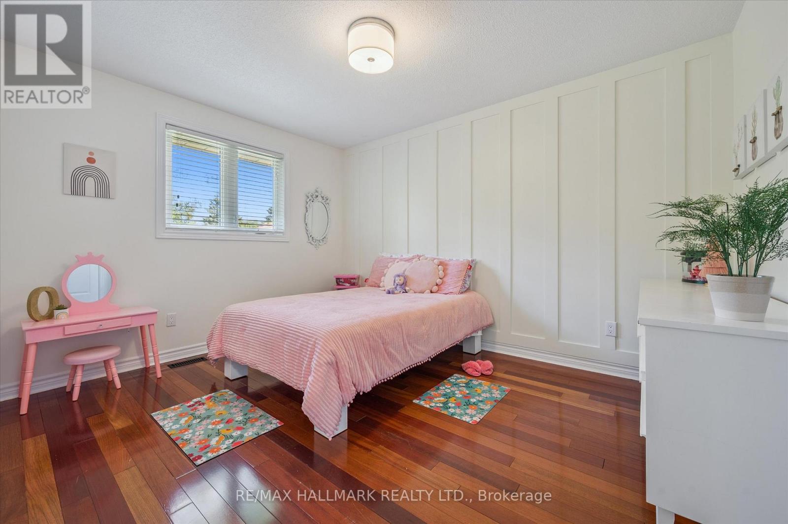 32 Warwick Court, Kitchener, ON - Indoor Photo Showing Bedroom